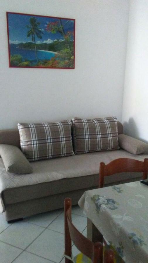 Apartmani Ana Vir Exterior photo