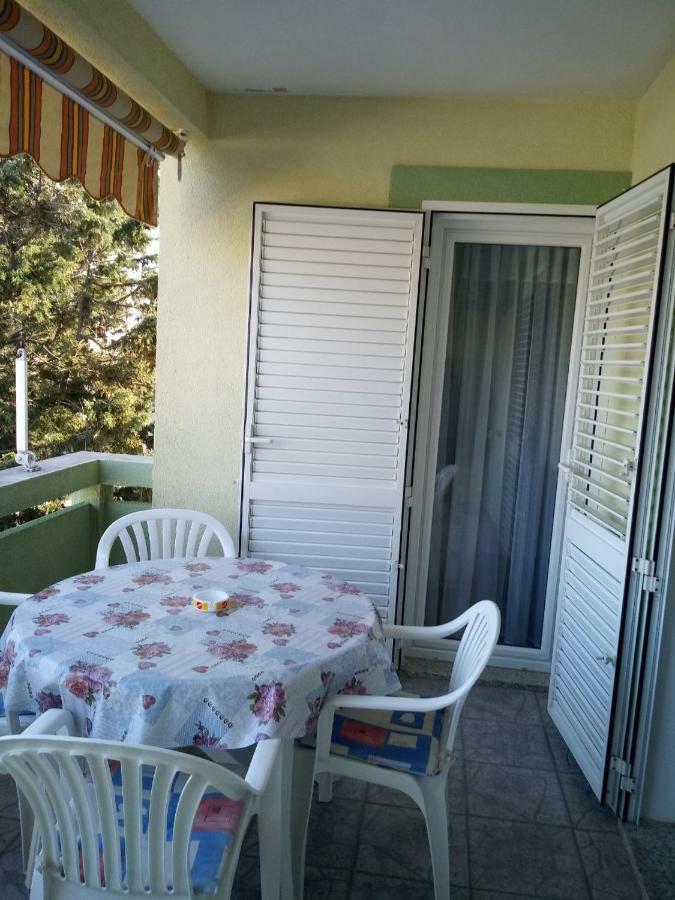 Apartmani Ana Vir Exterior photo